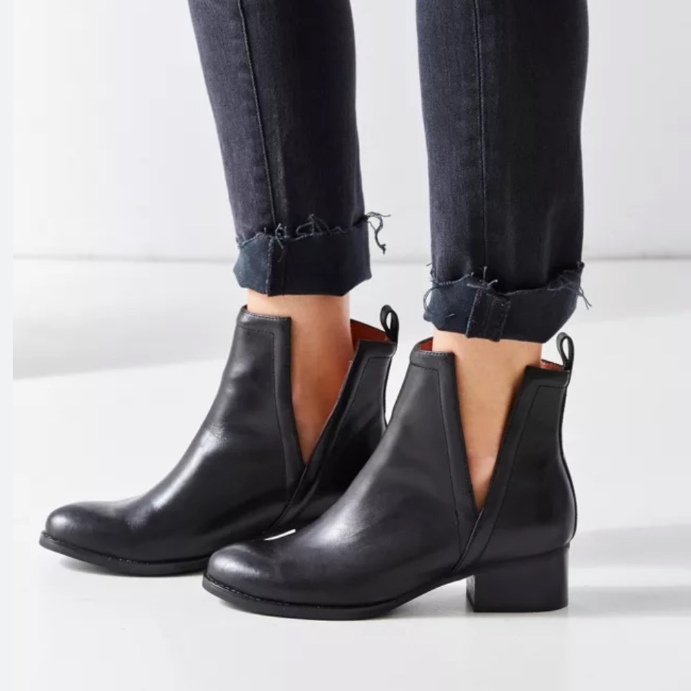 JEFFREY CAMPBELL Oriley Boot